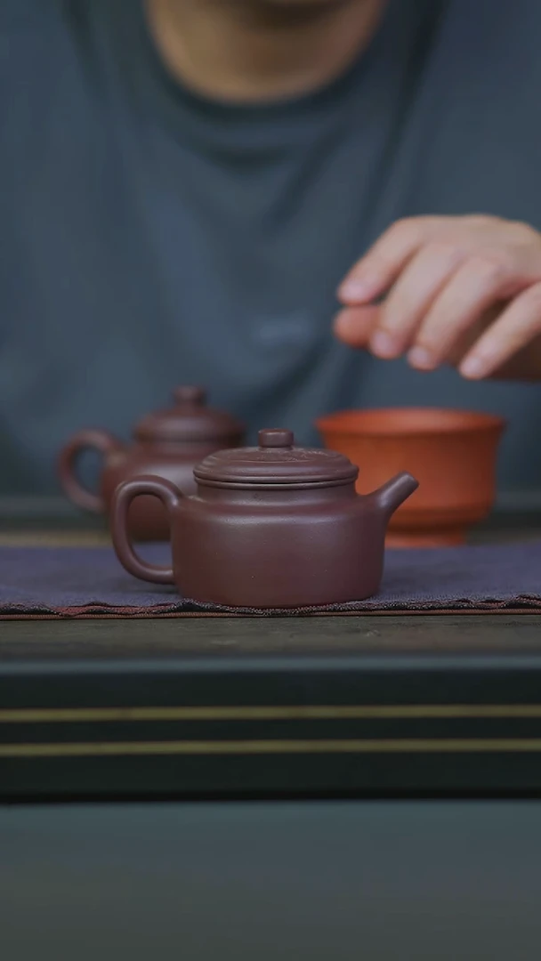茶壶紫砂10-半手茄皮紫泥德钟160cc