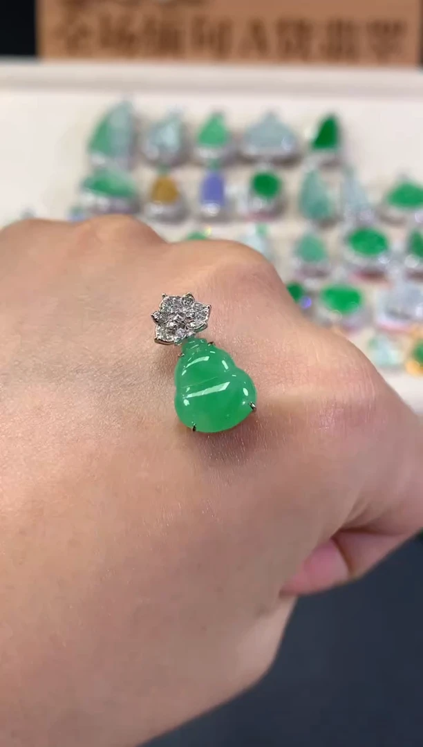 吊坠(不含链)18K金镶嵌翡翠C86|2980