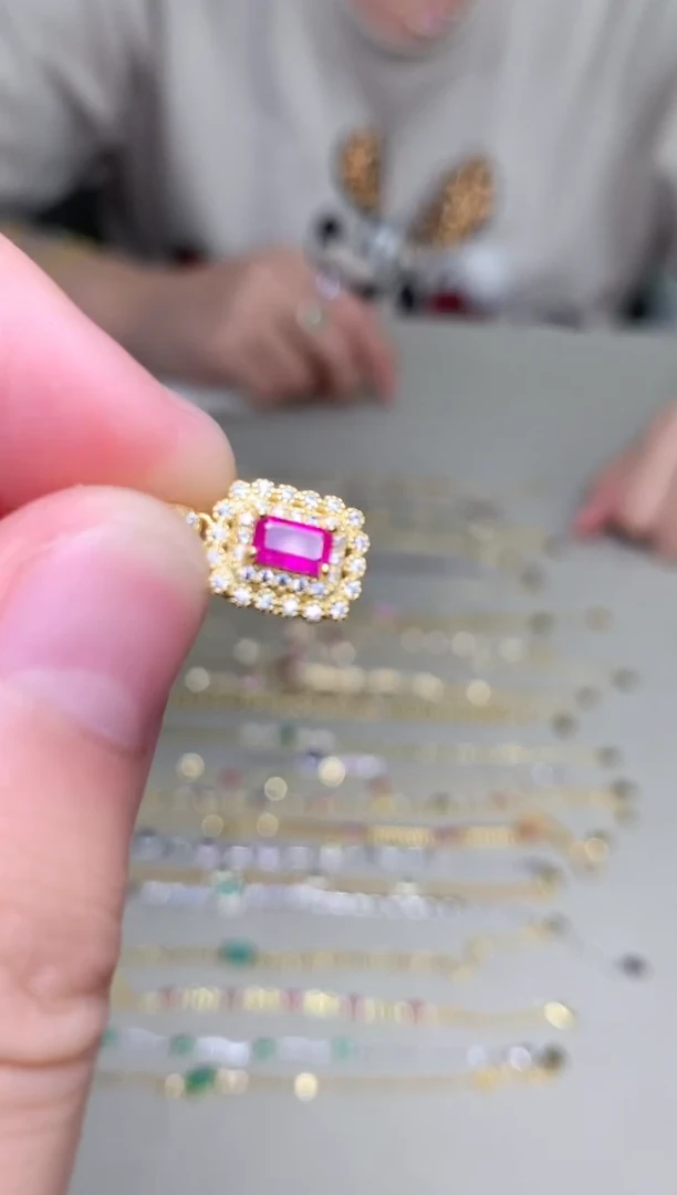 银S925镶嵌颈饰红宝石吊坠