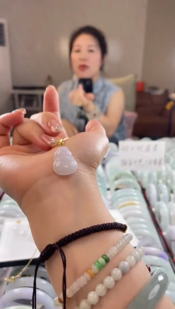 翡翠未镶嵌吊坠(不含链)多样性发货 发一件