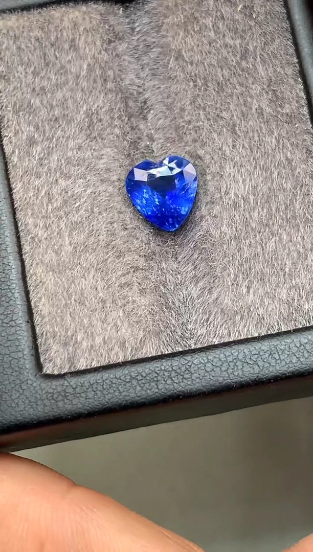 【闪购商品】定制蓝宝石裸石未镶嵌心型 蓝宝石 3.52ct