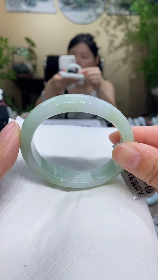 翡翠手镯未镶嵌翡翠50-51
