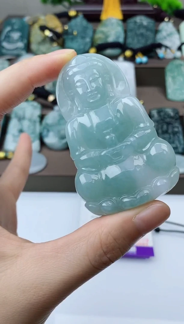 翡翠未镶嵌颈饰