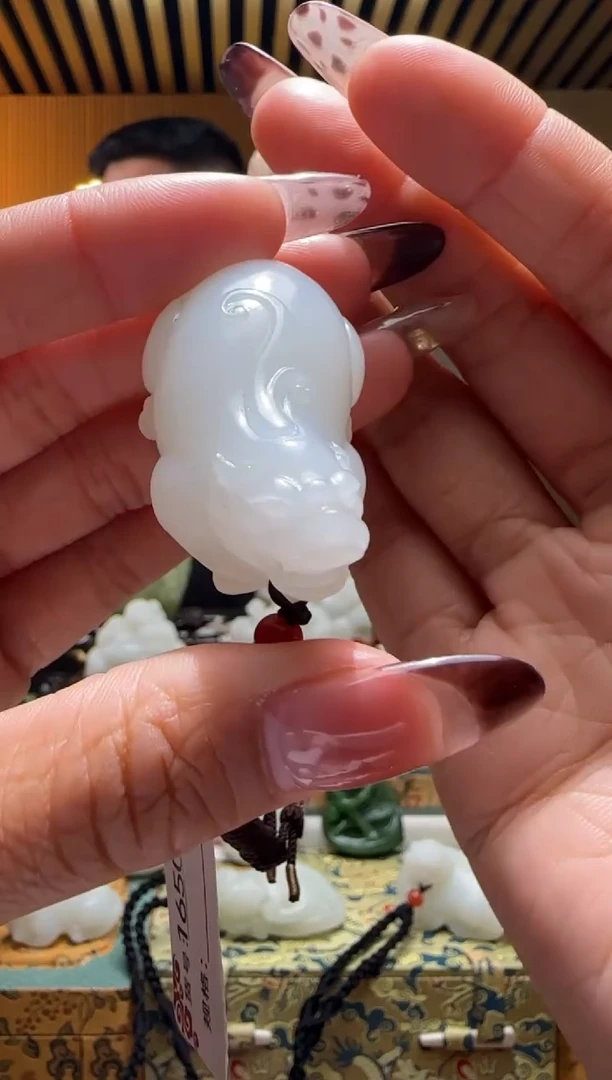 颈饰未镶嵌和田玉J