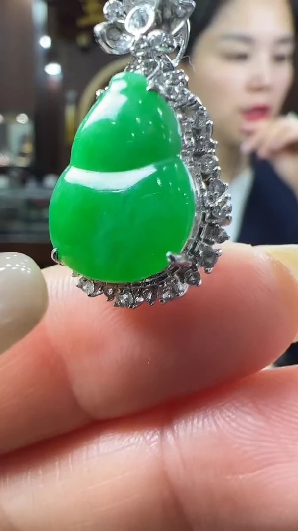 【闪购商品】翡翠挂件18K金镶嵌葫芦不含链