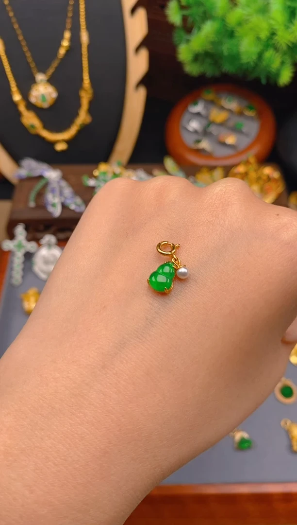 【闪购商品】翡翠吊坠(不含链)银S925镶嵌葫芦万能扣