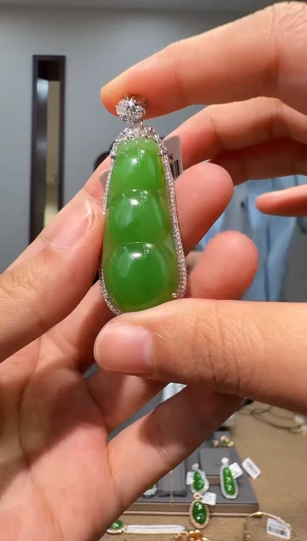 颈饰18K金镶嵌和田玉100-565-9.25多样性拍一发一