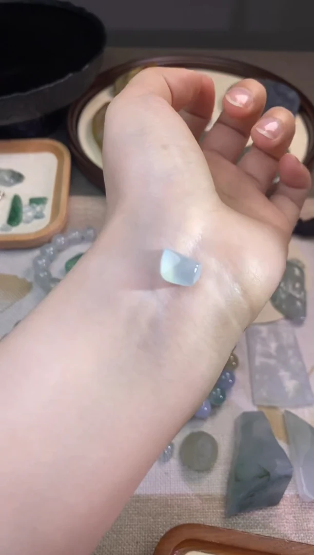 定制翡翠未镶嵌冰蓝料可做随形