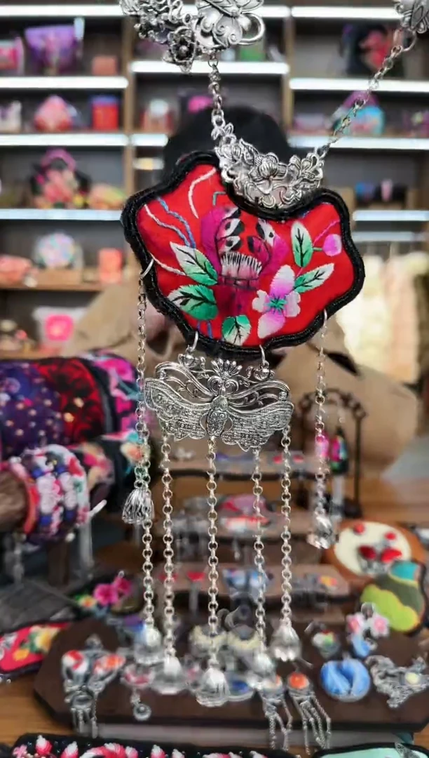 【闪购商品】织绣A1蒙阿苏苗绣传承