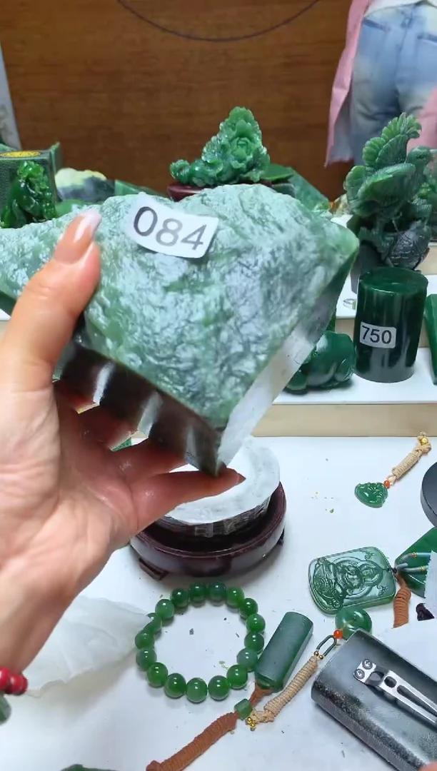 未镶嵌和田玉摆件1