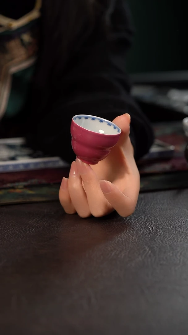 聚澜堂胭脂水内宝相小葫芦杯
