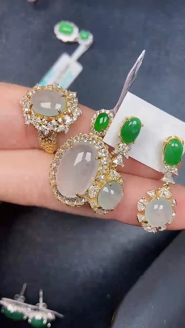 银S925镶嵌戒指翡翠1500