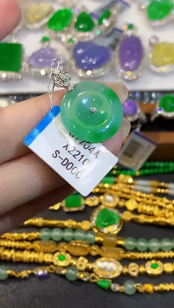 18K金镶嵌手链翡翠X2210多样性发其一