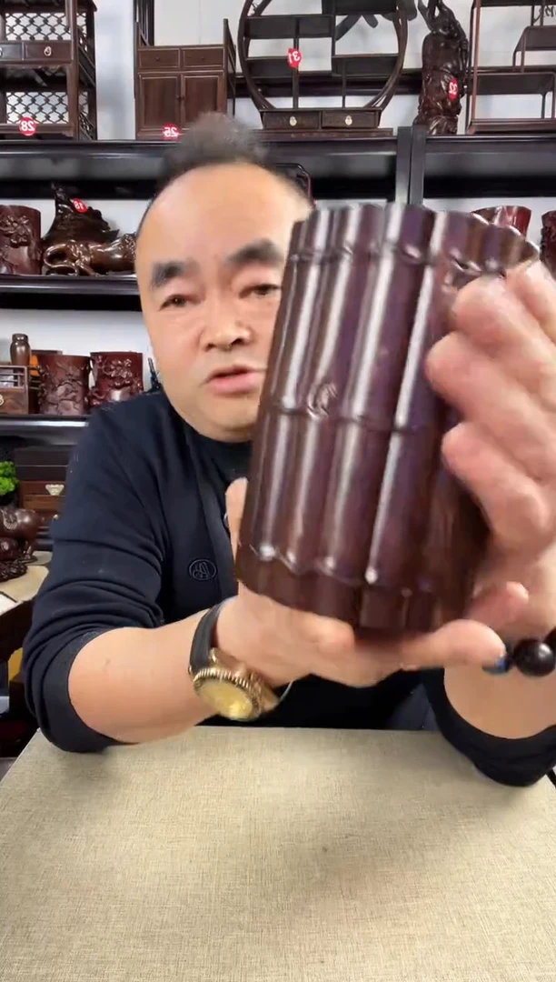 木老李红木工艺品竹节笔筒