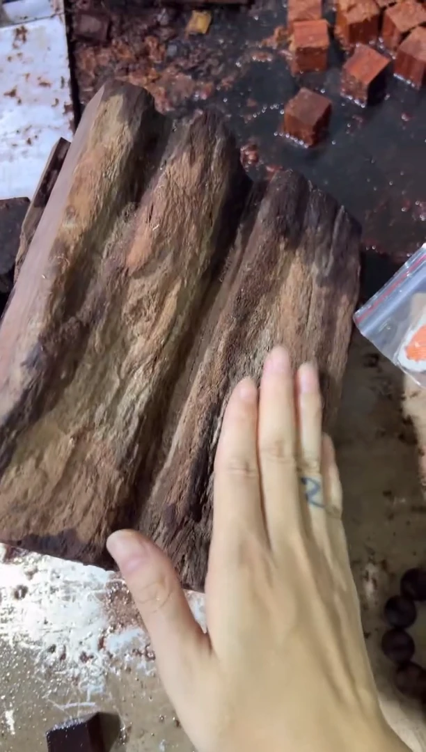 花梨木类木头款1.5黄花梨土埋料手串