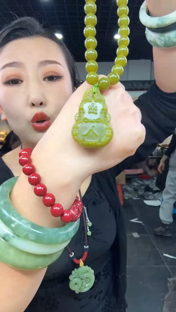【闪购商品】岫玉颈饰未镶嵌妈妈链葫芦