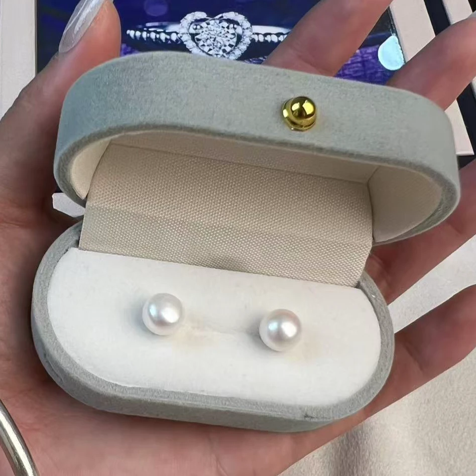 9-10mm白色素耳钉S925银针气质强光扁圆天然淡水真珍珠带礼盒