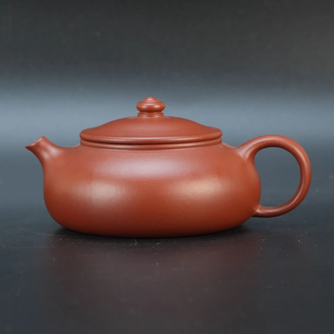 lot20738 738 胡秀萍 紫砂大红袍寒江壶（150cc）