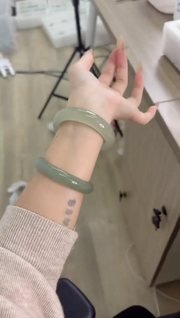 未镶嵌手镯石英质玉192-54D