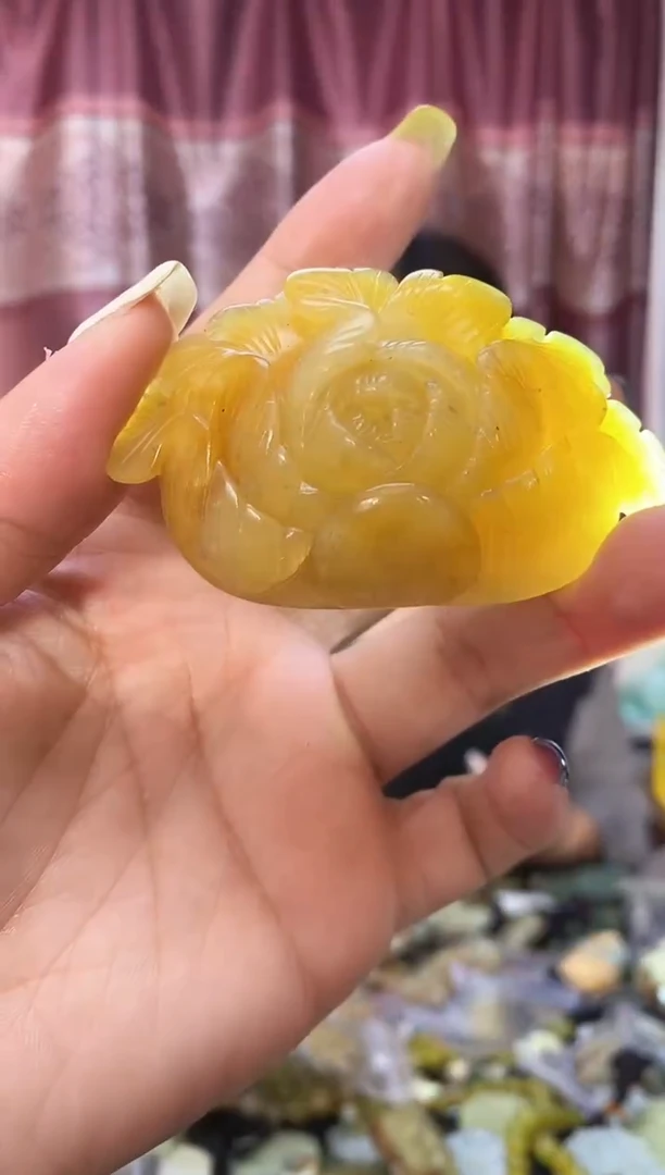 未镶嵌岫玉吊坠