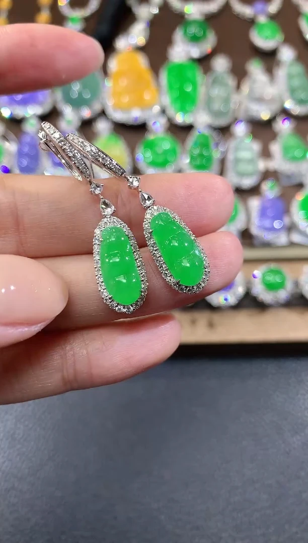 18K金镶嵌翡翠耳饰C85