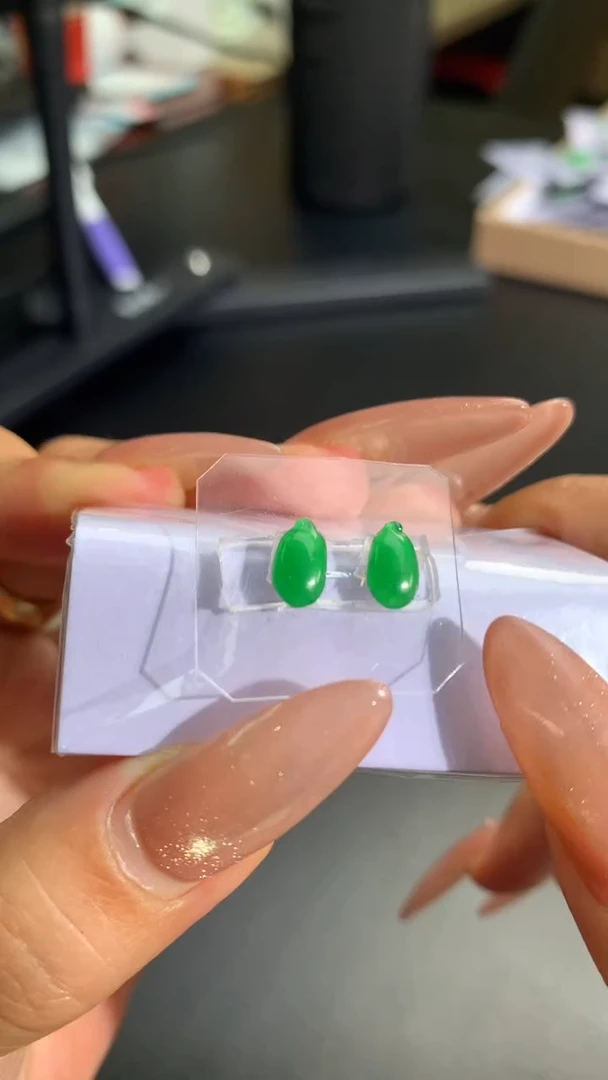 定制翡翠未镶嵌小****阳翡翠