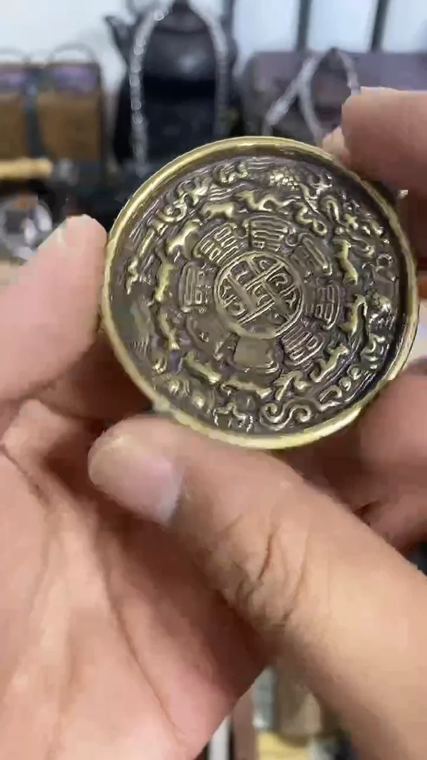 瓷片闪购商品  如图所示
