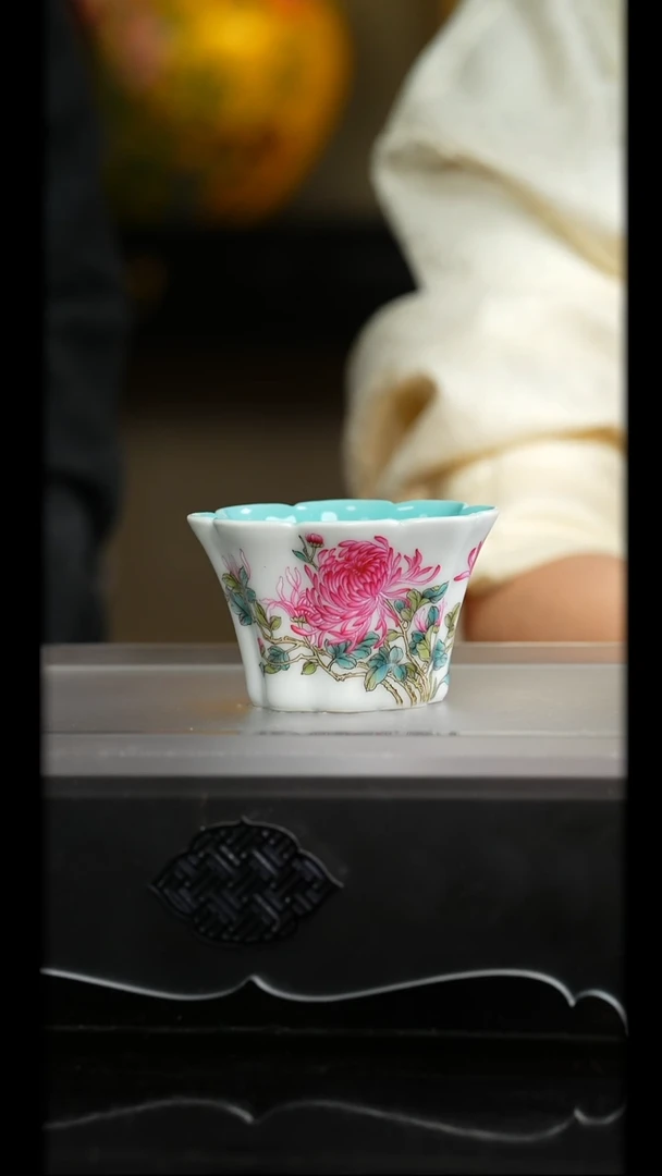 溢珍堂丨菊花内松石绿花卉异型杯景德镇陶瓷