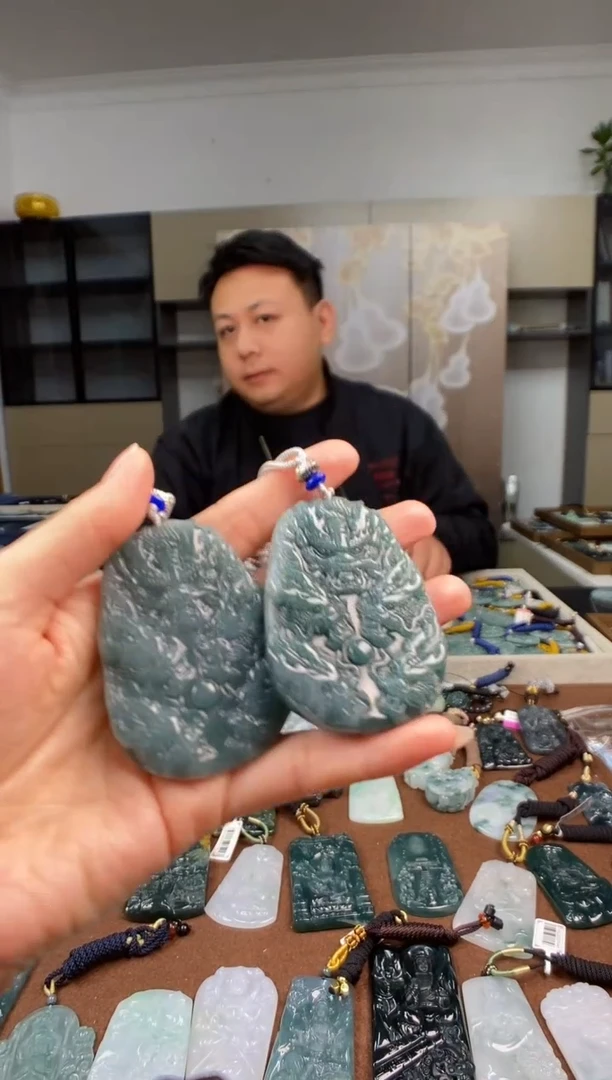 颈饰未镶嵌翡翠 多样性发其一