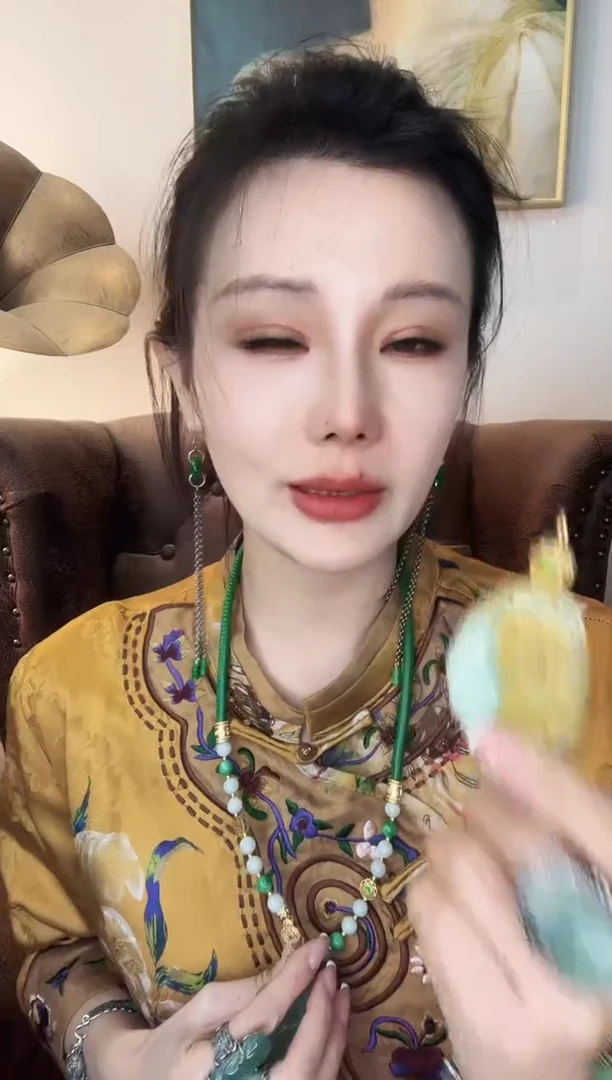 颈饰未镶嵌翡翠洁**?翡翠E569