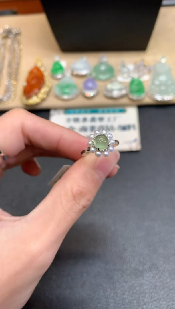 【闪购商品】翡翠戒指18K金镶嵌蛋面【无服务费】