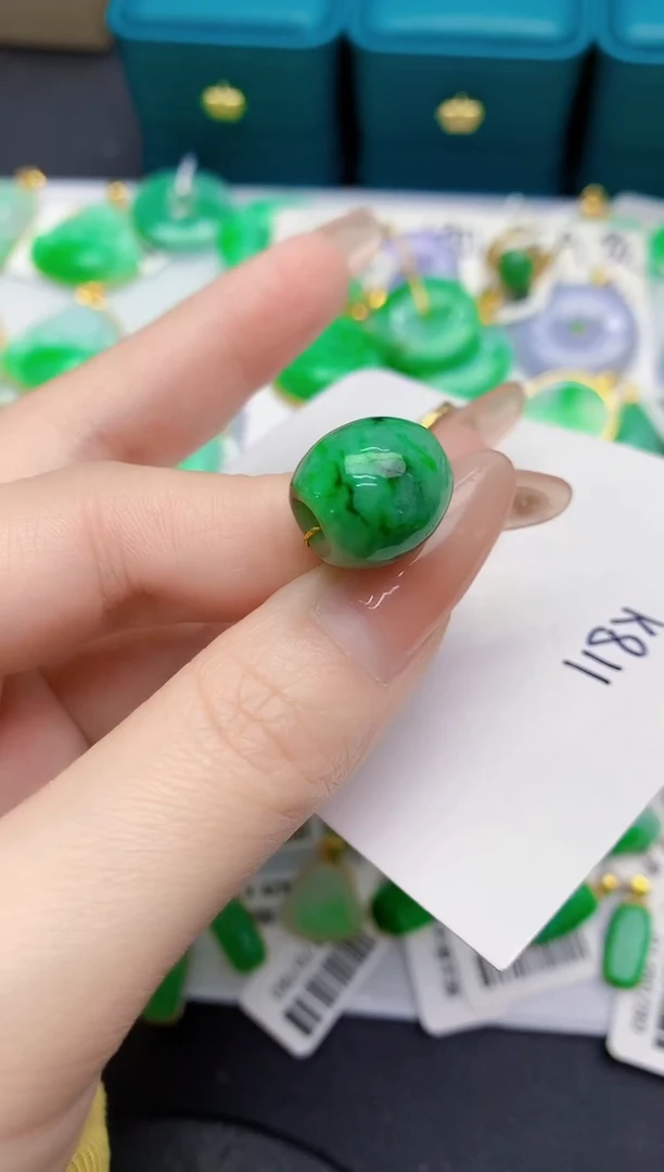 颈饰未镶嵌翡翠缅甸天然翡翠A货