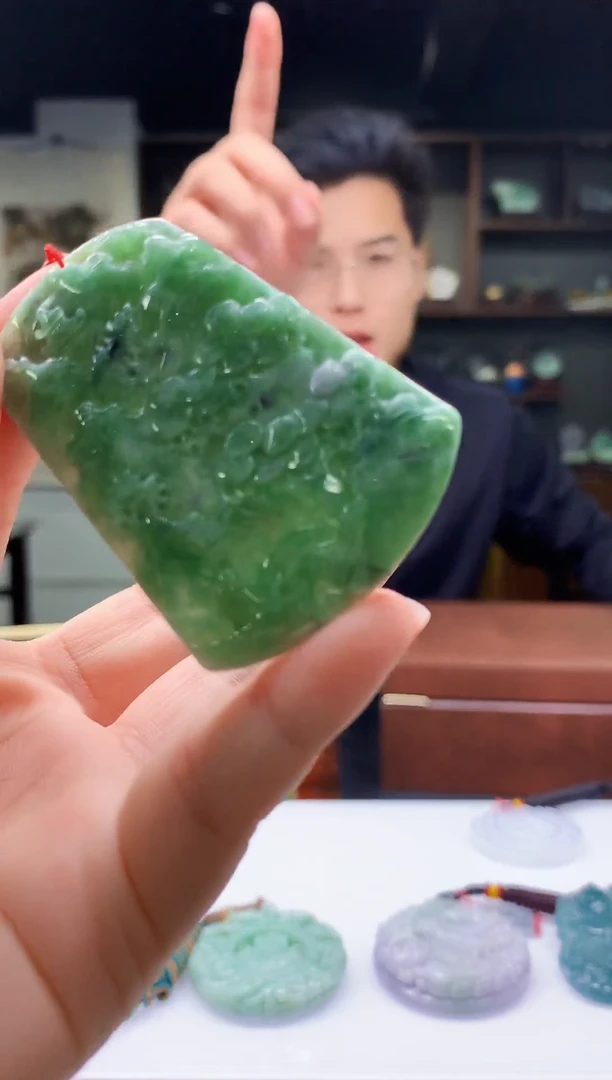 翡翠未镶嵌颈饰翡翠A货