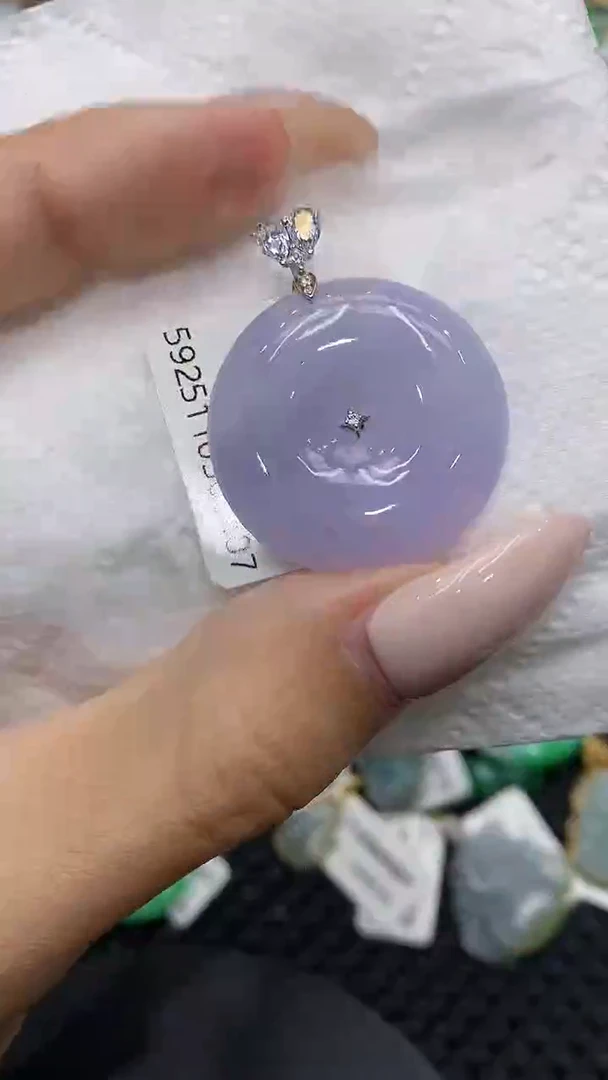 颈饰18K金镶嵌翡翠111111111111