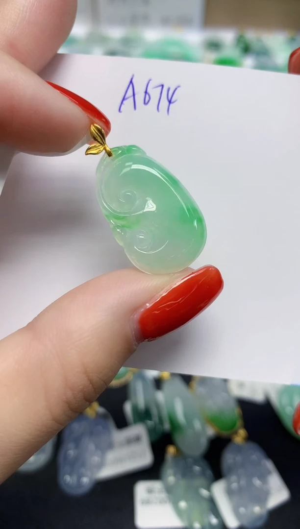 颈饰18K金镶嵌翡翠天然缅甸翡翠A货翡翠百元以上9元证书费自理