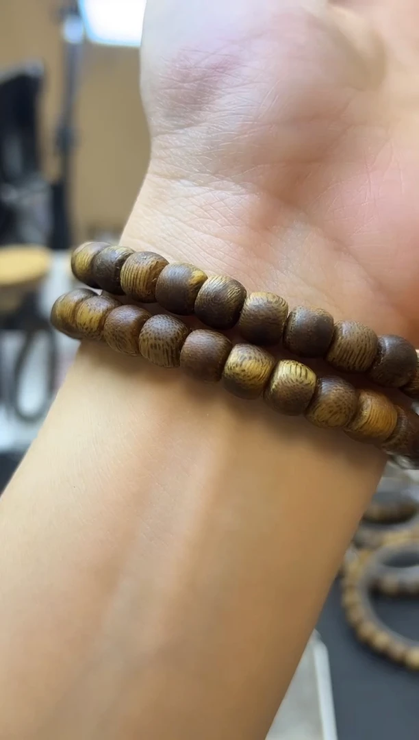沉香手串J****e莺歌绿绮楠鼓珠8mm双圈