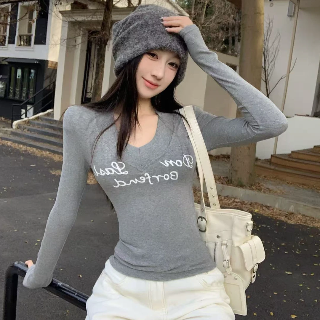美式复古字母印花大V领T恤女长袖螺纹打底衫辣妹修身秋季显瘦上衣