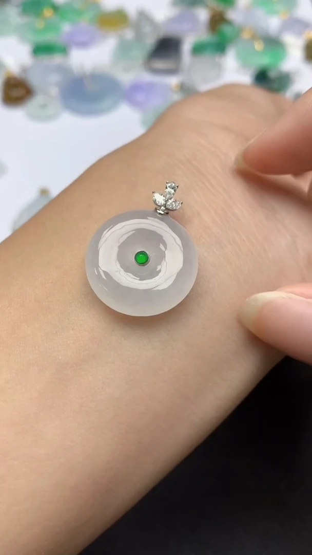 颈饰18K金镶嵌翡翠天然缅甸a货翡翠百元以上9元证书费自理