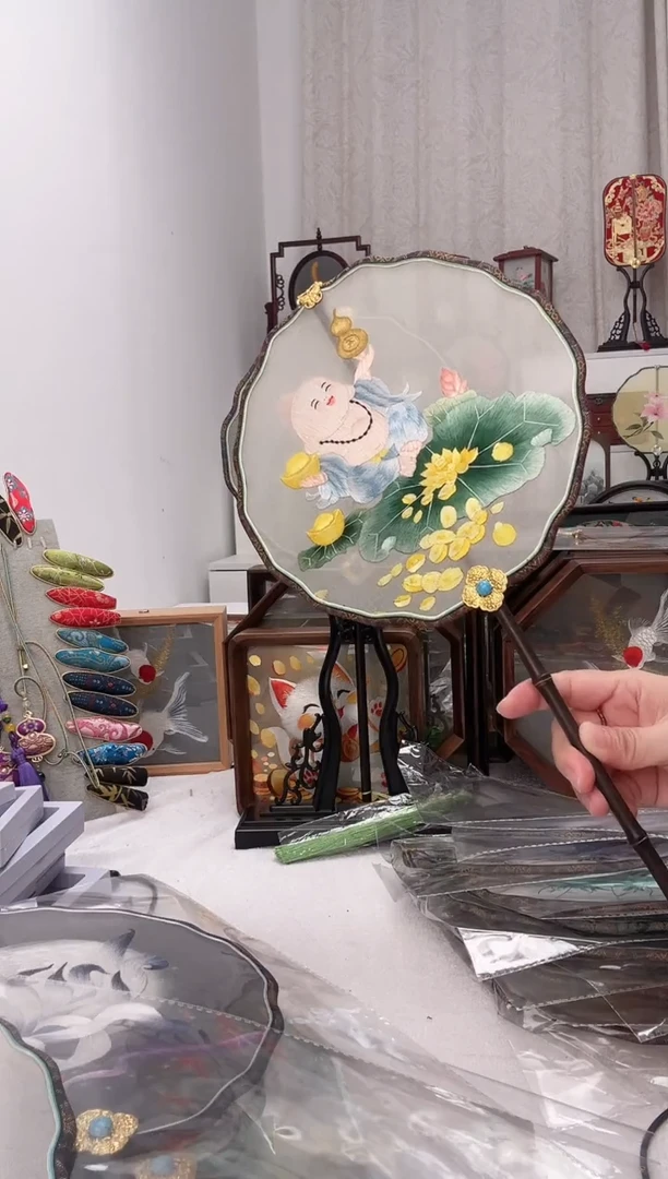 扇子苏绣作品手工团扇