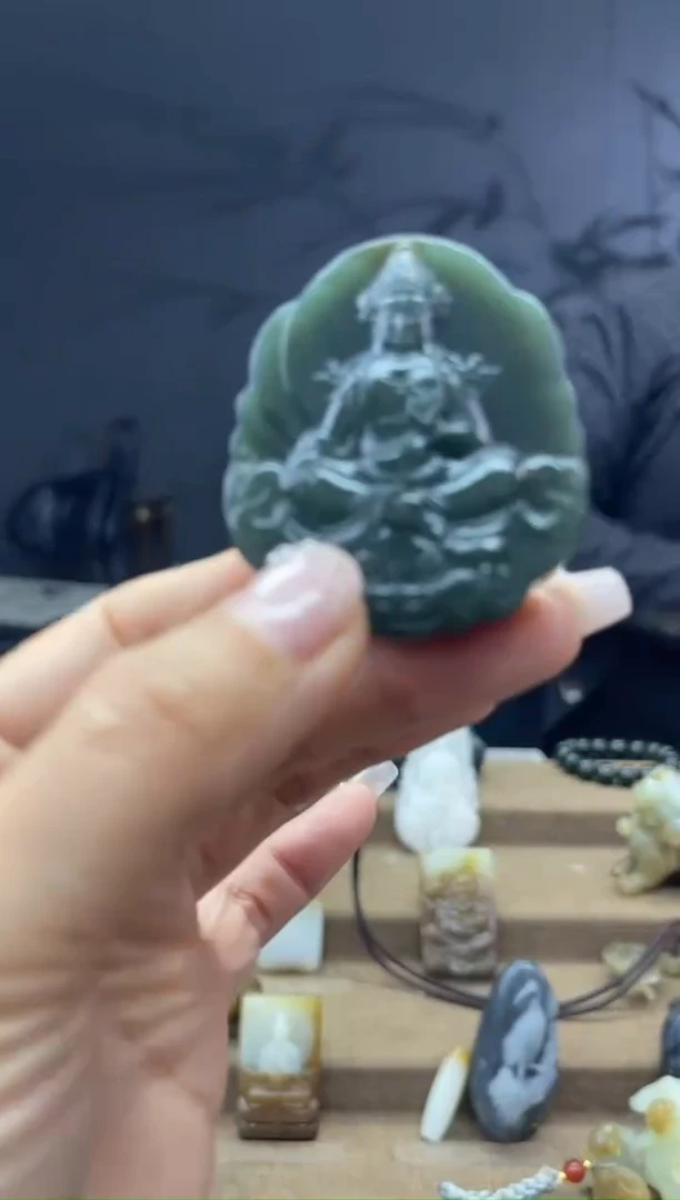 颈饰未镶嵌和田玉1