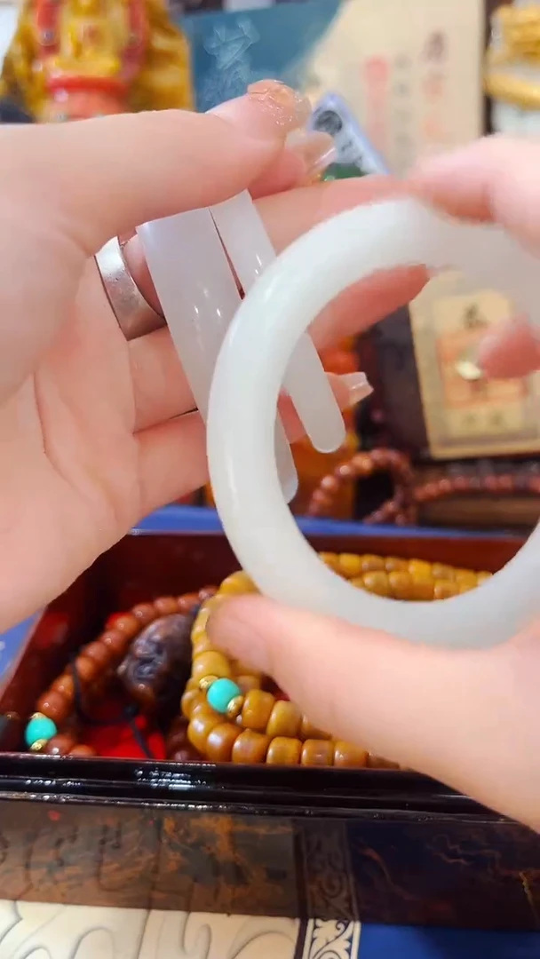 白镯一个老板娘主播推荐推荐