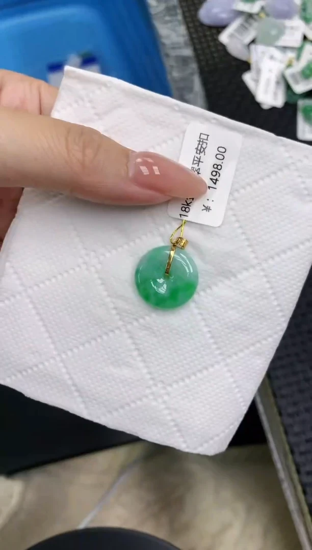 颈饰18K金镶嵌翡翠11111111111