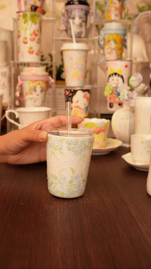 陶景德镇手绘的杯子