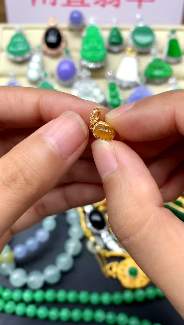 翡翠18K金镶嵌颈饰42-中国好珍宝