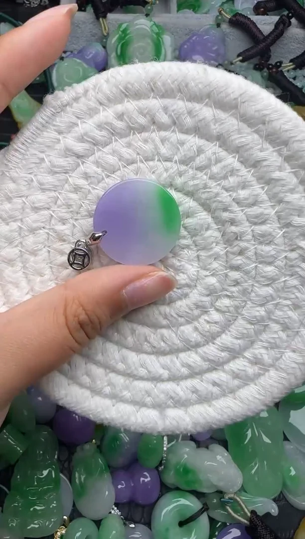 颈饰未镶嵌翡翠缅甸翡翠吊坠