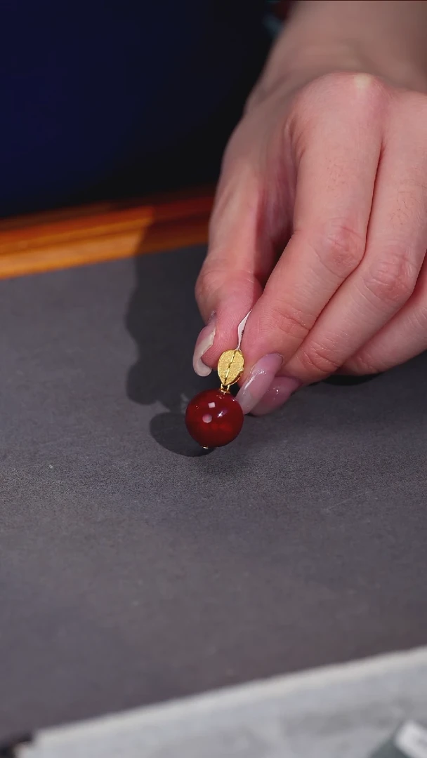 吊坠(不含链)18K金镶嵌南红玛瑙原矿D3-1