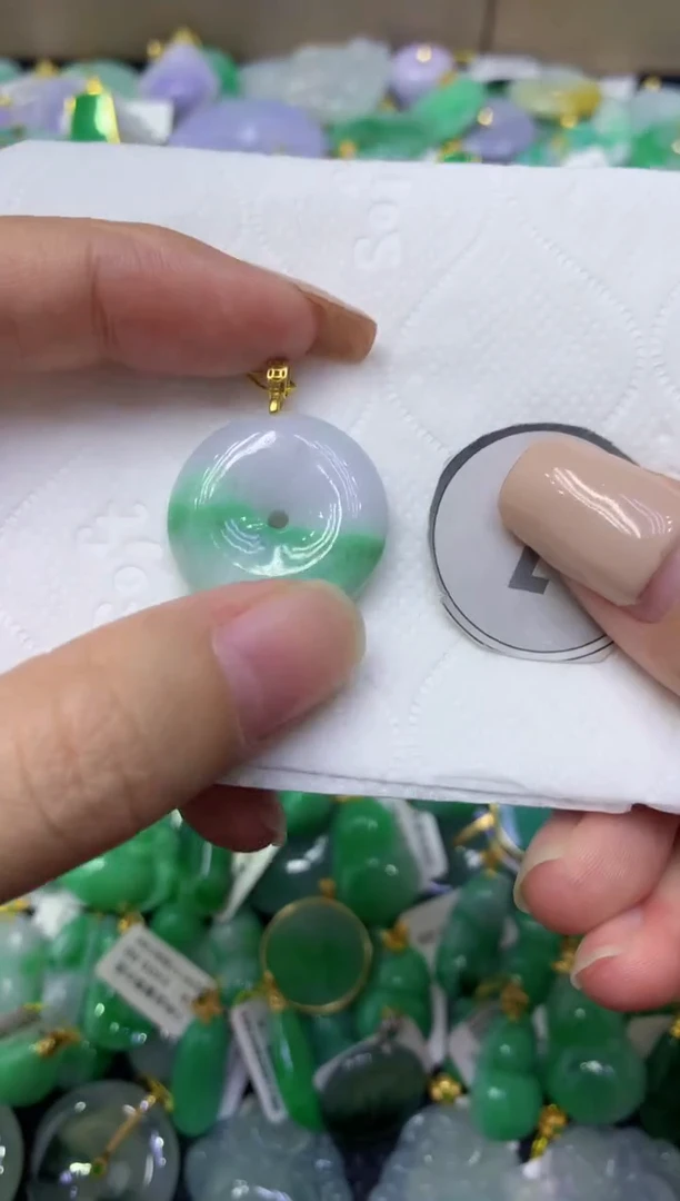 颈饰未镶嵌翡翠天然缅甸翡翠A货