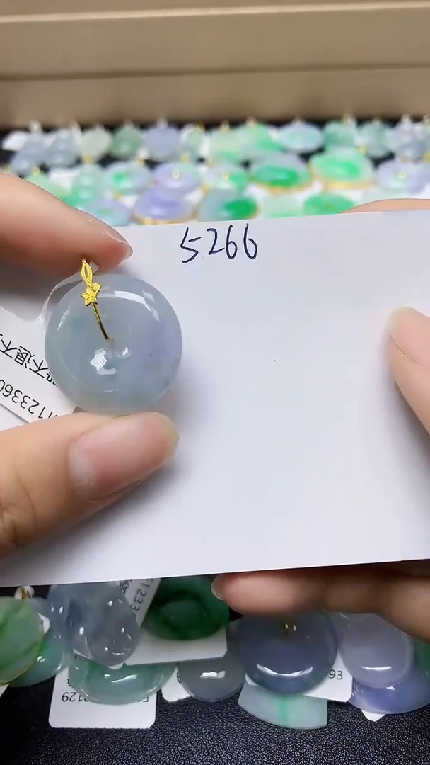 翡翠18K金镶嵌颈饰 天然缅甸翡翠A货