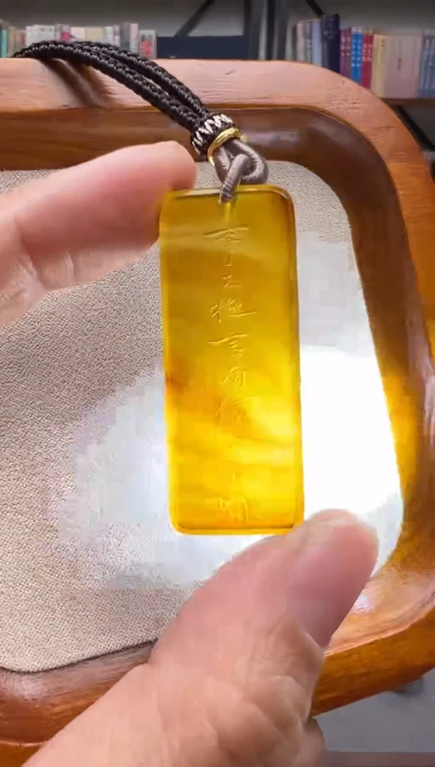 【闪购商品】琥珀颈饰未镶嵌事不托
