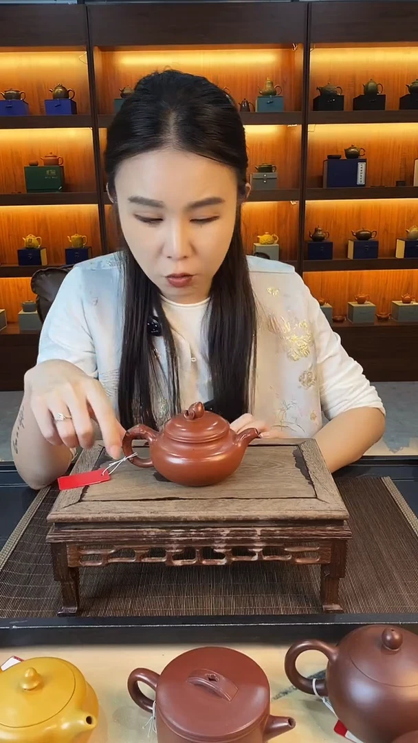 茶壶紫砂寿桃仿古 大红袍 赵春梅